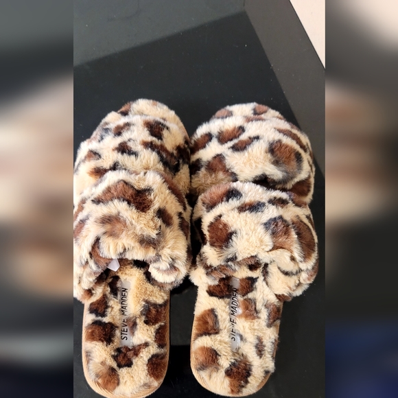 NWT/NIB Steven Madden Slippers brand new - Picture 7 of 7